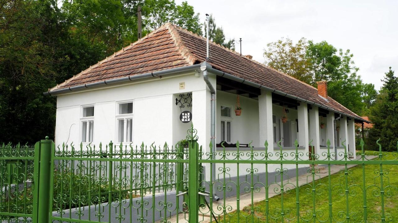 Nyaraló Van Egy Ház